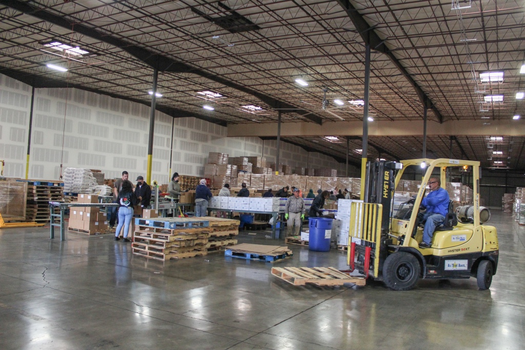 CalFoods Logistics’ Woodland warehouse provides food for California food banks – Daily Democrat